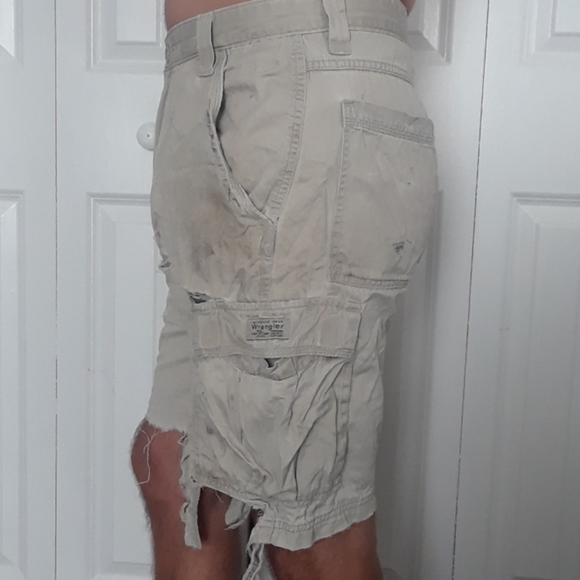 Distress - Picture 4 of 4